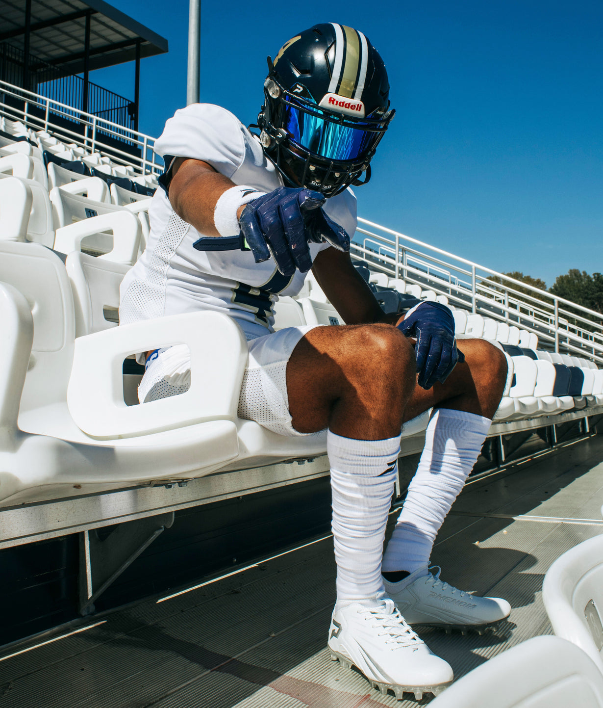 QUANTUM SPEED: FOOTBALL CLEATS - WHITE